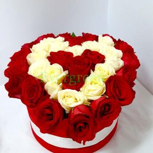 Aranžmani u kutiji – Flower Box – 001 Flower box u obliku srca