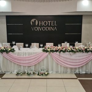 Dekoracija Mladenačkog Stola – Hotel Vojvodina