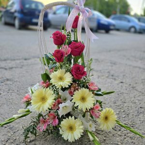 Aranžmani za venčanja – 017 Korpa za vencanje